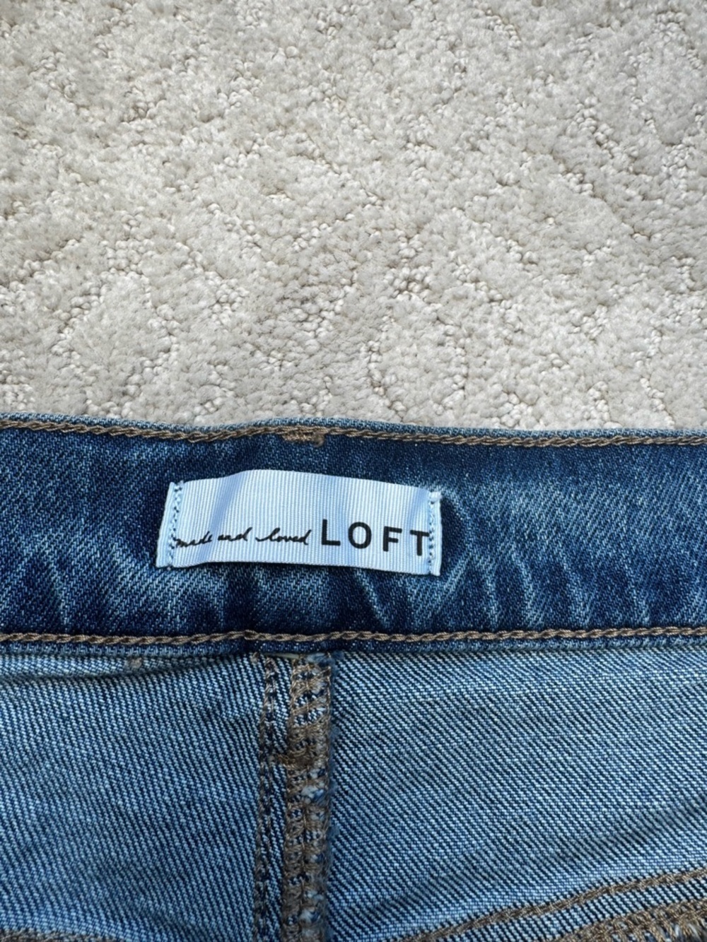 LOFT Women's Dark Blue Denim Roll-Cuff Shorts - size 32 - Picture 3 of 5